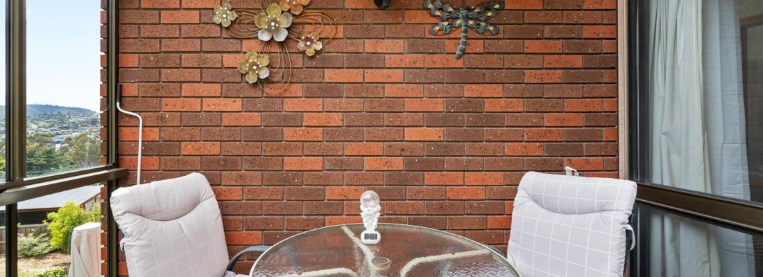 Kelly Fall & Jo Brownless Kelly Fall, Jo Brownless Fall Real Estate Kelly Fall & Jo Brownless