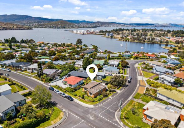 31 Ashbolt Crescent, LUTANA TAS 7009 Properties Sold Hobart Fall Real Estate 31 Ashbolt Crescent, LUTANA TAS 7009