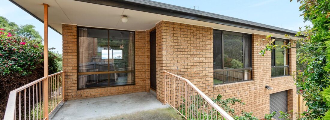 Kelly Fall & Jo Brownless Kelly Fall, Jo Brownless Fall Real Estate Kelly Fall & Jo Brownless