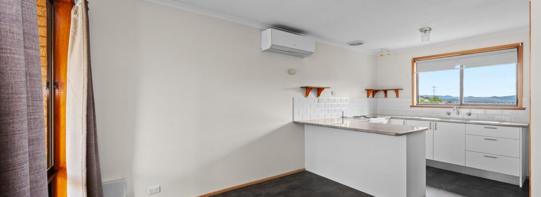 Kelly Fall & Jo Brownless Kelly Fall, Jo Brownless Fall Real Estate Kelly Fall & Jo Brownless