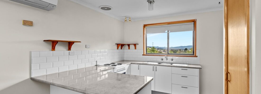 Kelly Fall & Jo Brownless Kelly Fall, Jo Brownless Fall Real Estate Kelly Fall & Jo Brownless