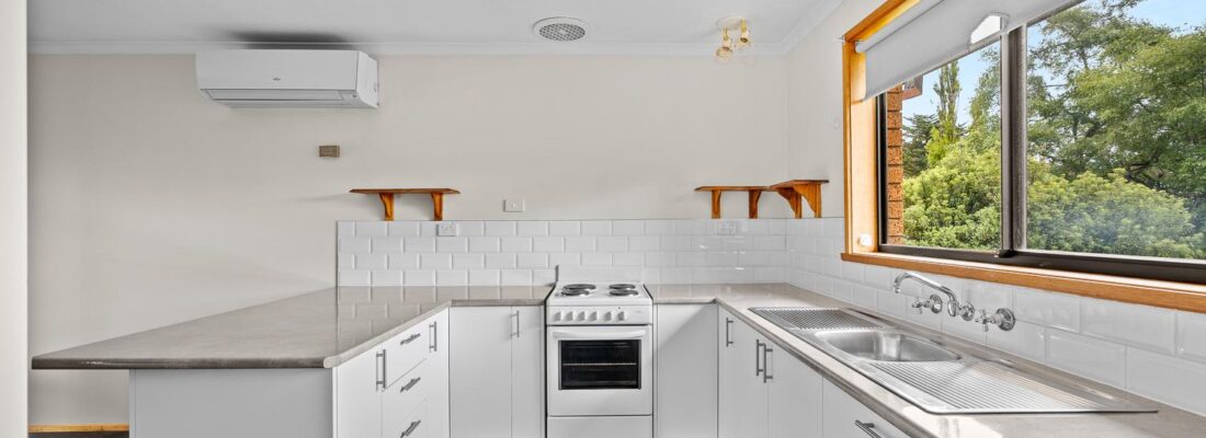 Kelly Fall & Jo Brownless Kelly Fall, Jo Brownless Fall Real Estate Kelly Fall & Jo Brownless