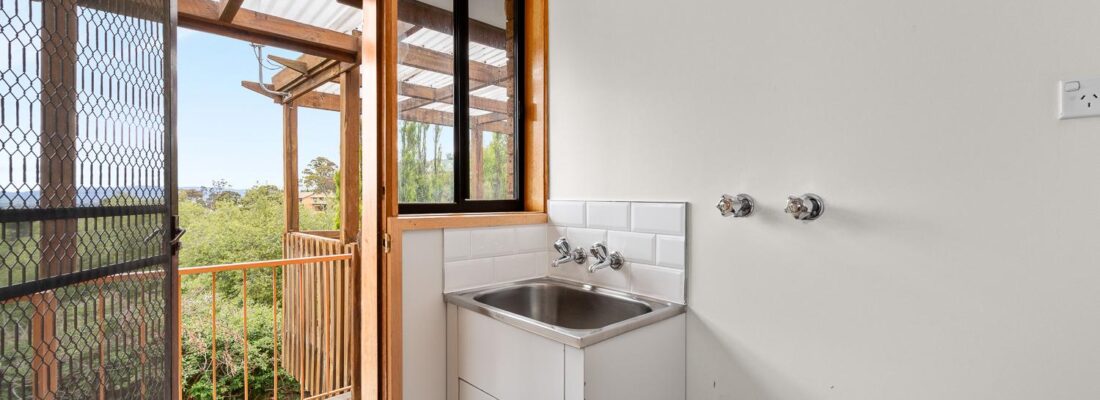 Kelly Fall & Jo Brownless Kelly Fall, Jo Brownless Fall Real Estate Kelly Fall & Jo Brownless