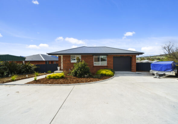 Fall Real Estate 2/17A Melissa Street, BRIGHTON TAS 7030