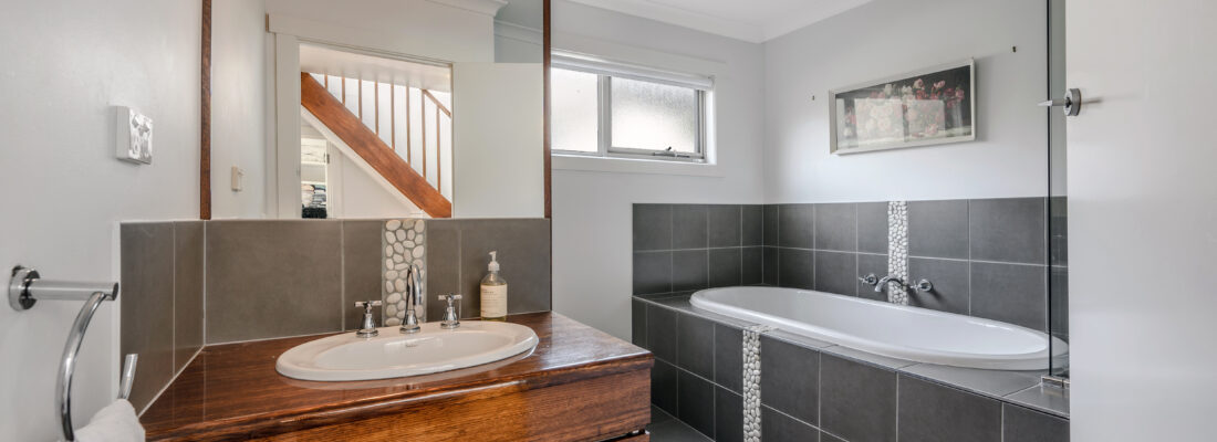 Kelly Fall & Jo Brownless Kelly Fall, Jo Brownless Fall Real Estate Kelly Fall & Jo Brownless