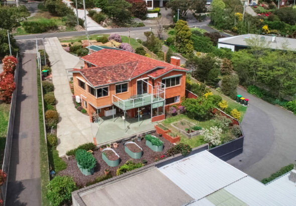 Fall Real Estate 55 Derwent Avenue, GEILSTON BAY TAS 7015