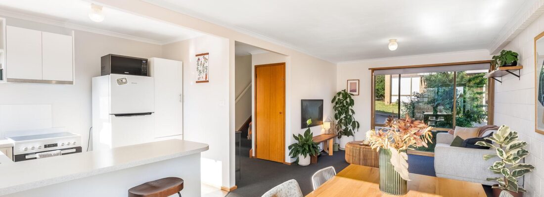 Elle Rooke-Jones Elle Rooke-Jones Fall Real Estate Elle Rooke-Jones