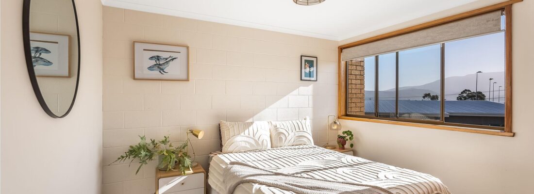 Elle Rooke-Jones Elle Rooke-Jones Fall Real Estate Elle Rooke-Jones