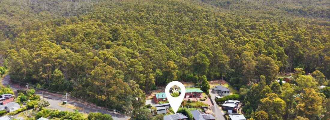 Kelly Fall & Jo Brownless Kelly Fall, Jo Brownless Fall Real Estate Kelly Fall & Jo Brownless