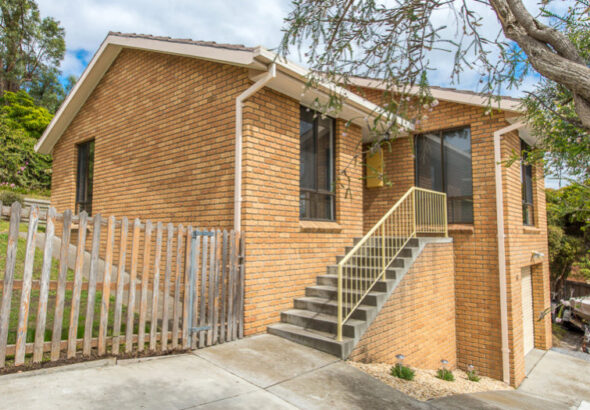 Fall Real Estate 51 Henley Street, LINDISFARNE TAS 7015