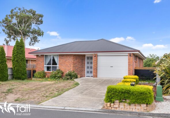 35 Elmac Crescent, AUSTINS FERRY TAS 7011 Rentals Hobart Fall Real Estate 35 Elmac Crescent, AUSTINS FERRY TAS 7011