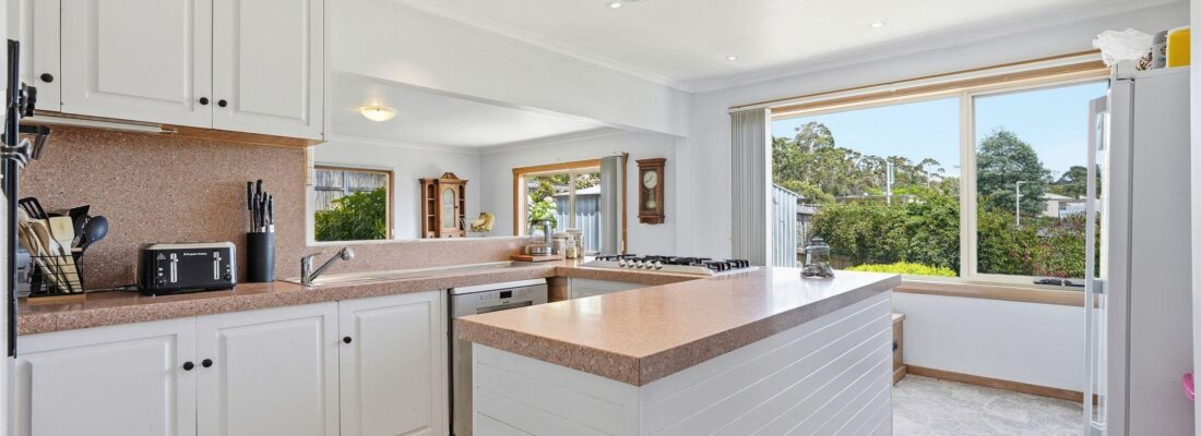 Sam Scarlett Sam Scarlett Fall Real Estate Sam Scarlett