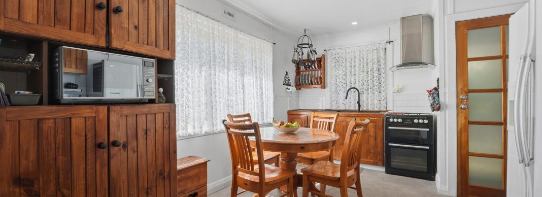 Elyse Lamprill Elyse Lamprill Fall Real Estate Elyse Lamprill