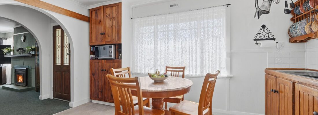 Elyse Lamprill Elyse Lamprill Fall Real Estate Elyse Lamprill