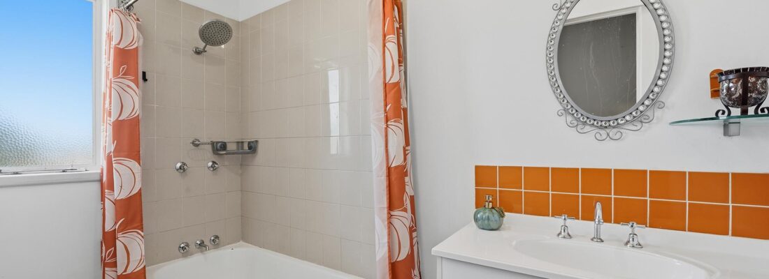 Elyse Lamprill Elyse Lamprill Fall Real Estate Elyse Lamprill