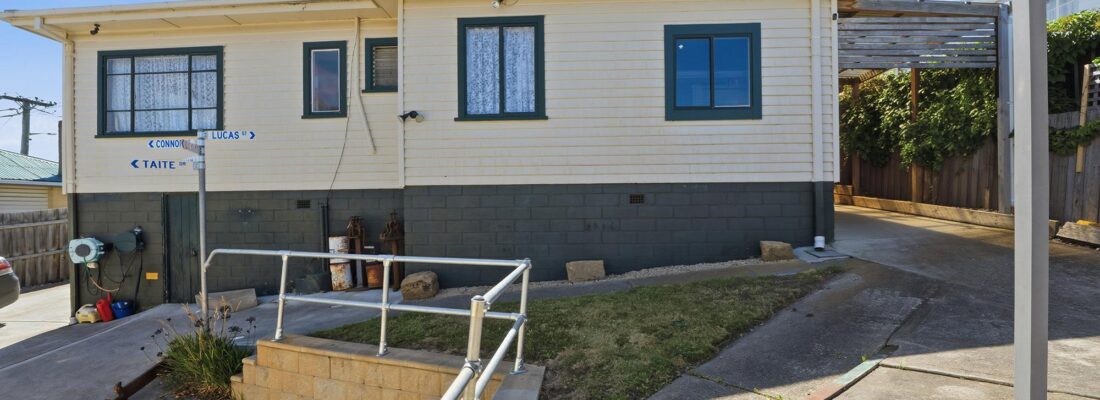 Elyse Lamprill Elyse Lamprill Fall Real Estate Elyse Lamprill