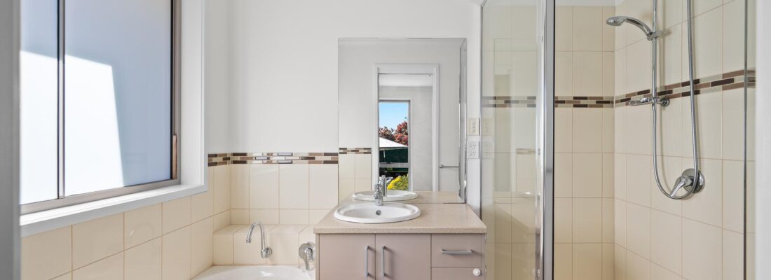 Kelly Fall & Jo Brownless Kelly Fall, Jo Brownless Fall Real Estate Kelly Fall & Jo Brownless