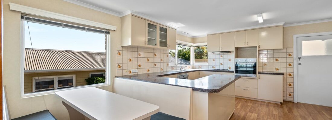 Kelly Fall & Jo Brownless Kelly Fall, Jo Brownless Fall Real Estate Kelly Fall & Jo Brownless