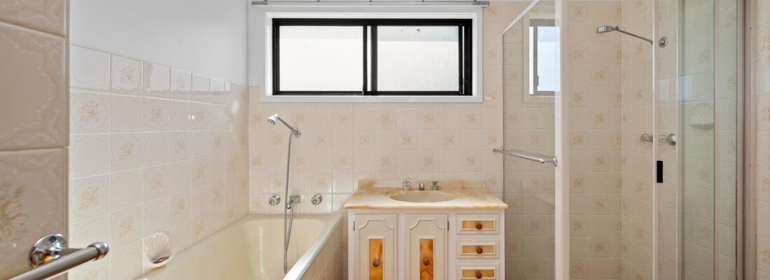 Kelly Fall & Jo Brownless Kelly Fall, Jo Brownless Fall Real Estate Kelly Fall & Jo Brownless