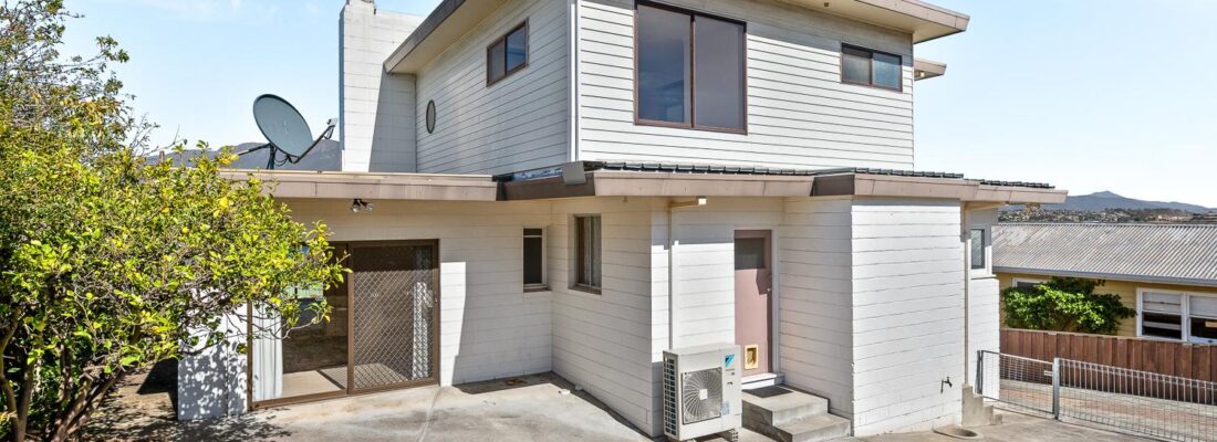 Kelly Fall & Jo Brownless Kelly Fall, Jo Brownless Fall Real Estate Kelly Fall & Jo Brownless