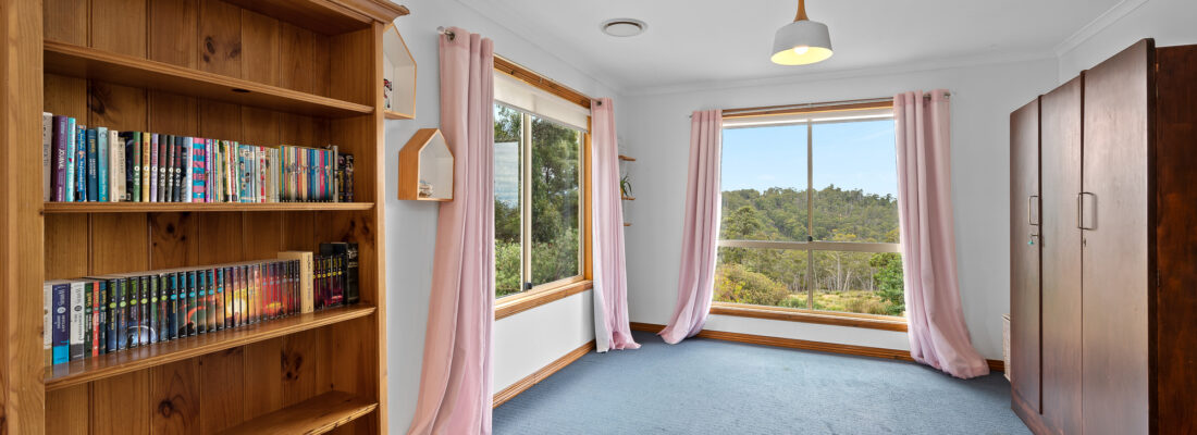 Kelly Fall & Jo Brownless Kelly Fall, Jo Brownless Fall Real Estate Kelly Fall & Jo Brownless