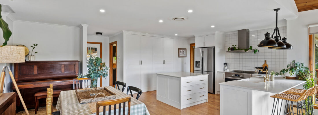 Kelly Fall & Jo Brownless Kelly Fall, Jo Brownless Fall Real Estate Kelly Fall & Jo Brownless