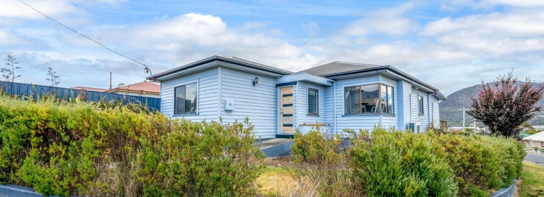 Fall Real Estate Naomi van Schie