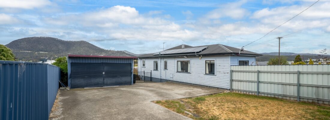 Naomi van Schie Naomi van Schie Fall Real Estate Naomi van Schie