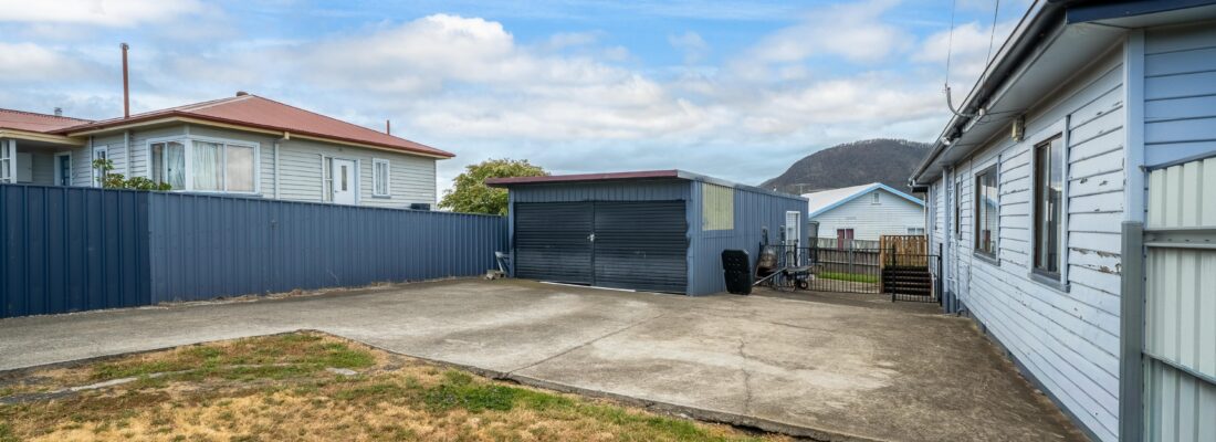 Naomi van Schie Naomi van Schie Fall Real Estate Naomi van Schie