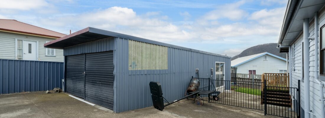 Naomi van Schie Naomi van Schie Fall Real Estate Naomi van Schie