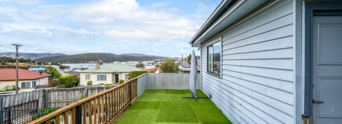 Naomi van Schie Naomi van Schie Fall Real Estate Naomi van Schie