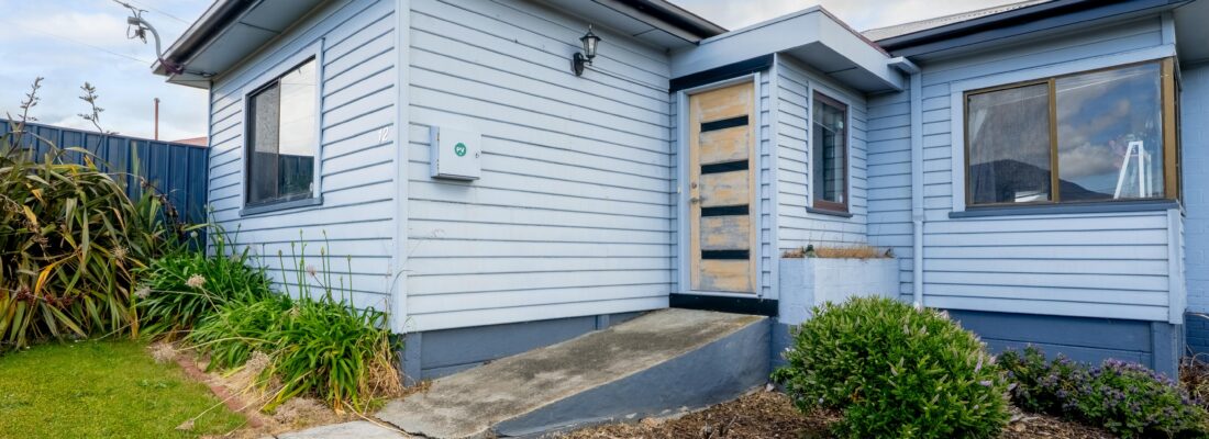 Naomi van Schie Naomi van Schie Fall Real Estate Naomi van Schie