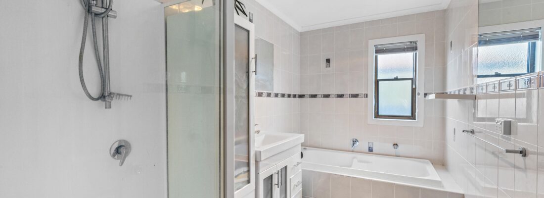 Naomi van Schie Naomi van Schie Fall Real Estate Naomi van Schie