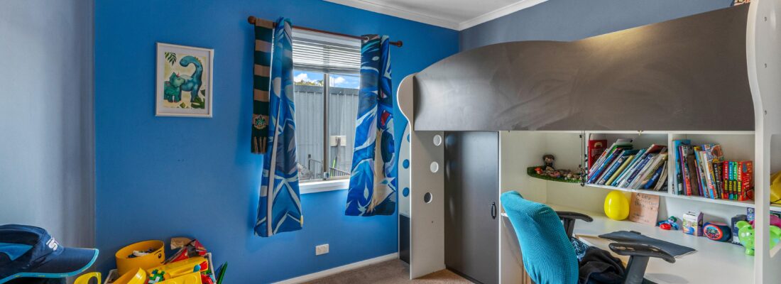 Naomi van Schie Naomi van Schie Fall Real Estate Naomi van Schie