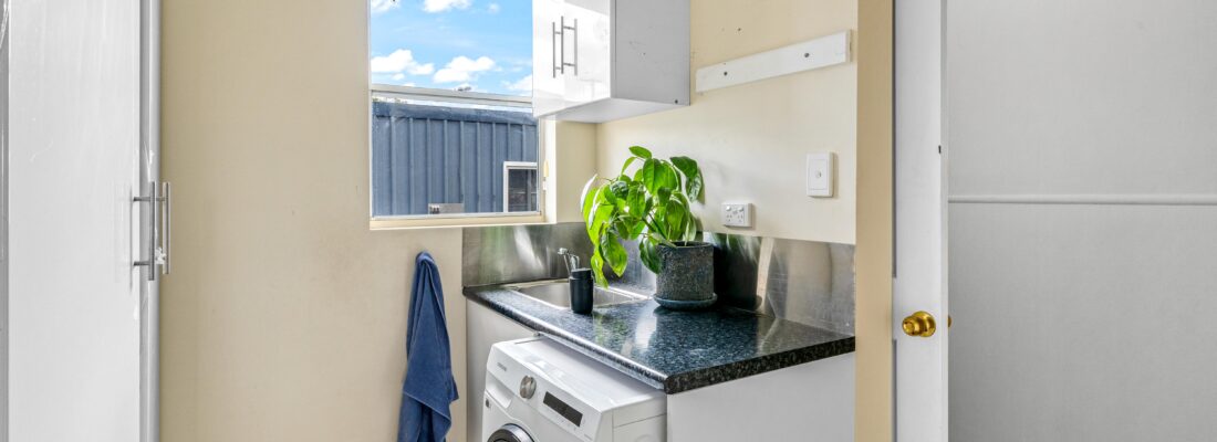 Naomi van Schie Naomi van Schie Fall Real Estate Naomi van Schie