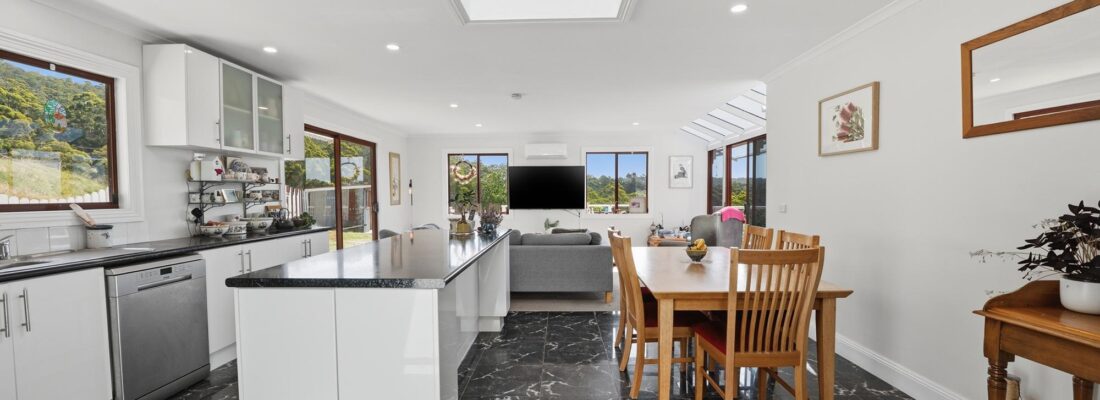 Naomi van Schie Naomi van Schie Fall Real Estate Naomi van Schie