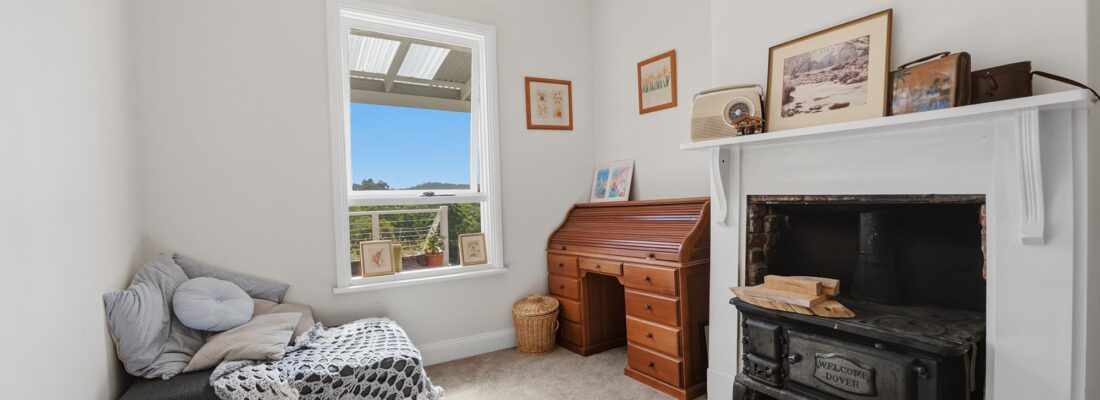 Naomi van Schie Naomi van Schie Fall Real Estate Naomi van Schie