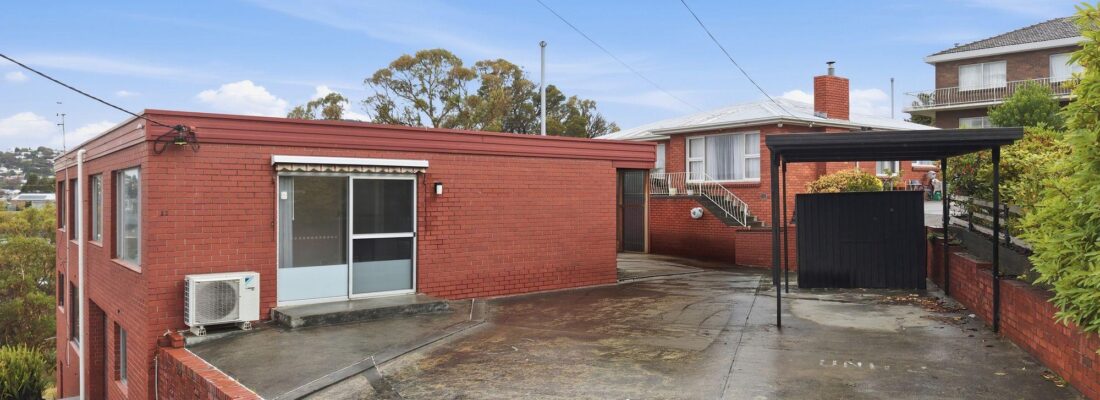 Fall Real Estate Kelly Fall & Jo Brownless