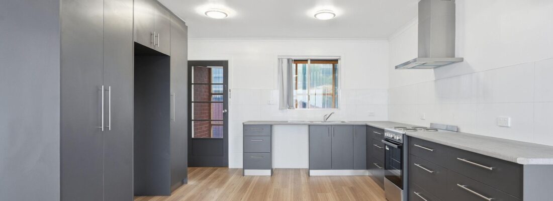 Kelly Fall & Jo Brownless Kelly Fall, Jo Brownless Fall Real Estate Kelly Fall & Jo Brownless