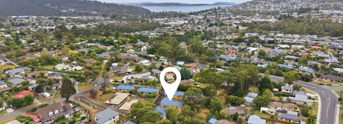 Kelly Fall & Jo Brownless Kelly Fall, Jo Brownless Fall Real Estate Kelly Fall & Jo Brownless