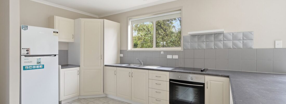 Kelly Fall & Jo Brownless Kelly Fall, Jo Brownless Fall Real Estate Kelly Fall & Jo Brownless