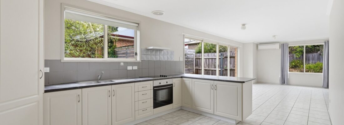 Kelly Fall & Jo Brownless Kelly Fall, Jo Brownless Fall Real Estate Kelly Fall & Jo Brownless