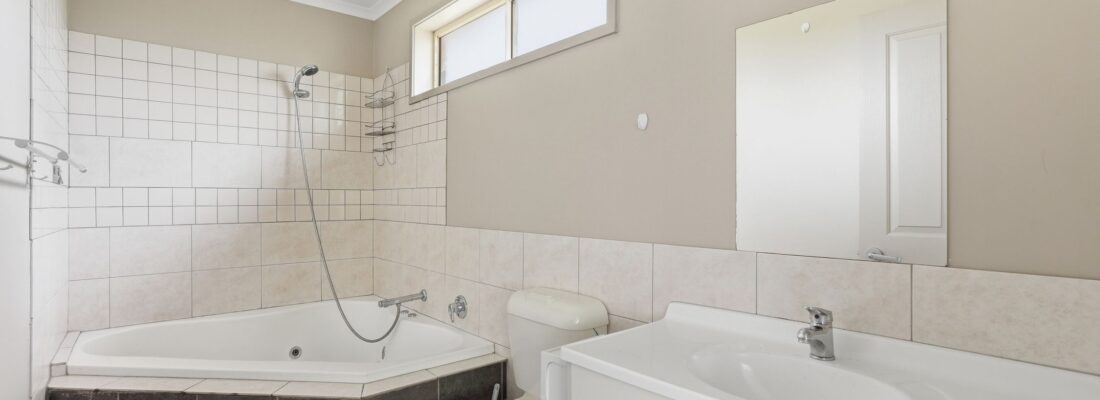 Kelly Fall & Jo Brownless Kelly Fall, Jo Brownless Fall Real Estate Kelly Fall & Jo Brownless