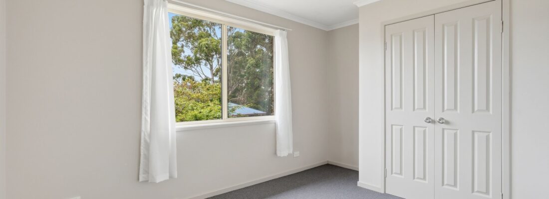 Kelly Fall & Jo Brownless Kelly Fall, Jo Brownless Fall Real Estate Kelly Fall & Jo Brownless