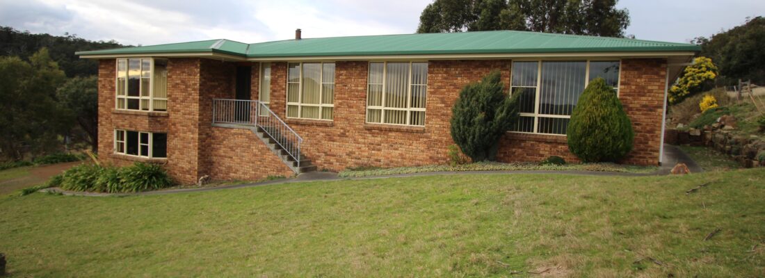 Elyse Lamprill Elyse Lamprill Fall Real Estate Elyse Lamprill