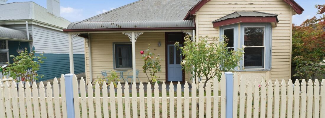 Fall Real Estate Naomi van Schie