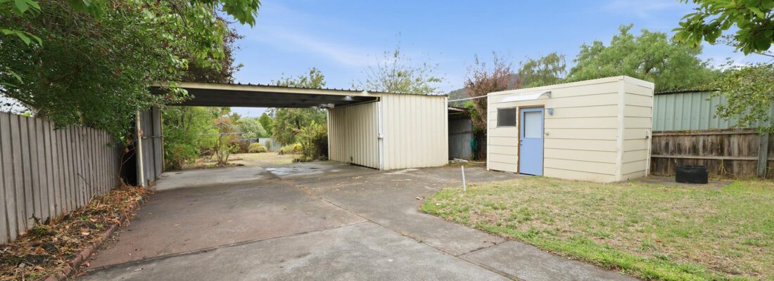 Naomi van Schie Naomi van Schie Fall Real Estate Naomi van Schie