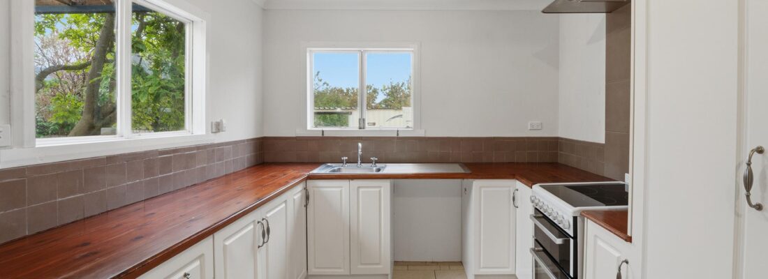 Naomi van Schie Naomi van Schie Fall Real Estate Naomi van Schie