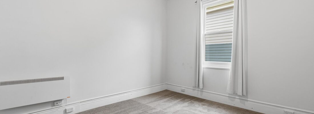 Naomi van Schie Naomi van Schie Fall Real Estate Naomi van Schie