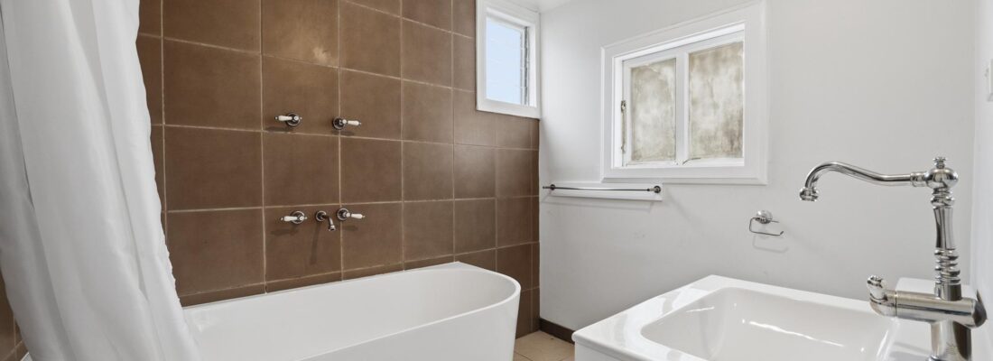 Naomi van Schie Naomi van Schie Fall Real Estate Naomi van Schie